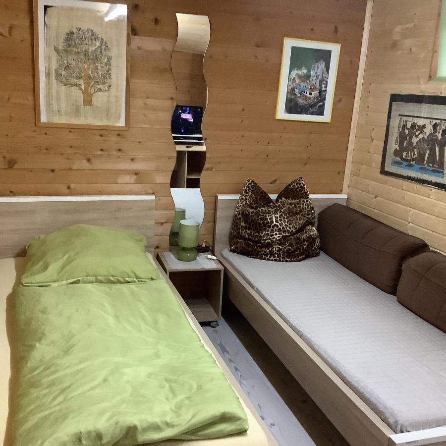 Gemuetliches Zimmer Im Seterant/Untergeschoss エッセン エクステリア 写真
